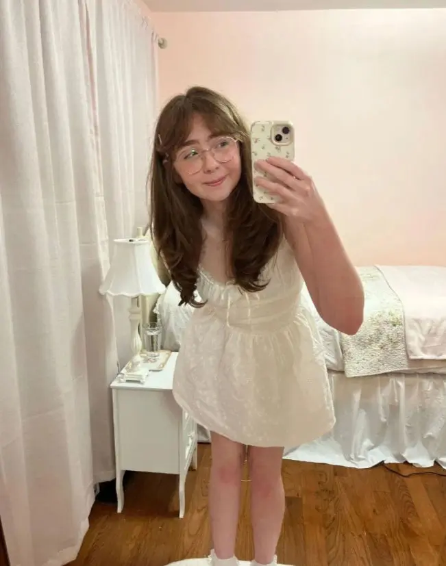 lodizat (22) female from US - sexting partner