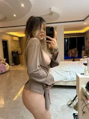 lohamo3965 (18) female from CA - sexting partner