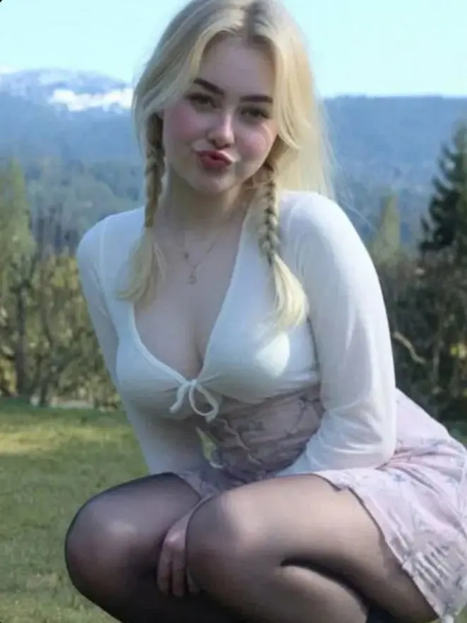 lolivobj (18) female from GB - sexting partner