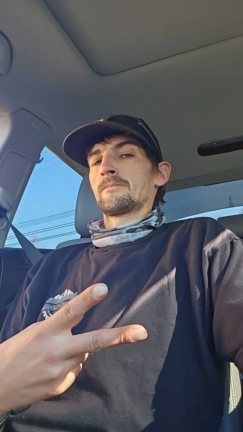 lonegunmen89 from US