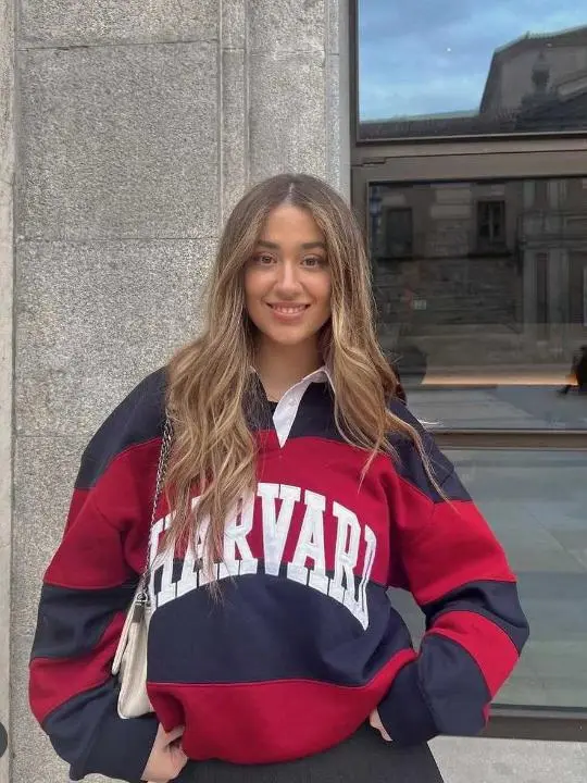 losycuba (18) female from GB - sexting partner