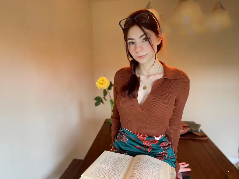 loverlaci231 (18) female from GB - sexting partner