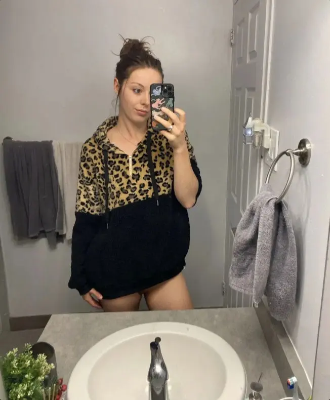 lovikejk (18) female from GB - sexting partner