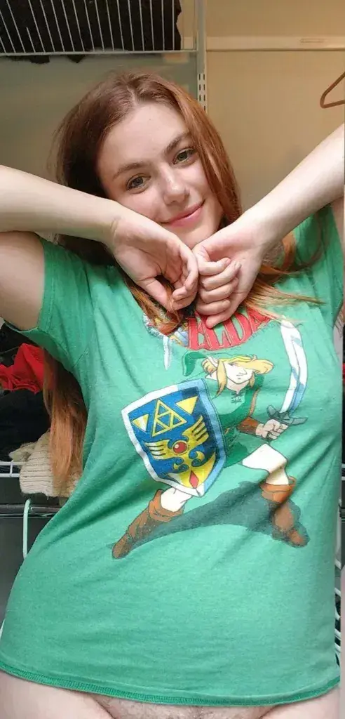 loxebi2053 (18) female from US - sexting partner