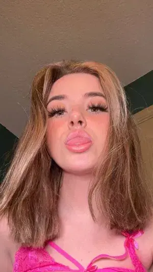 loyatav515 (18) female from GB - sexting partner