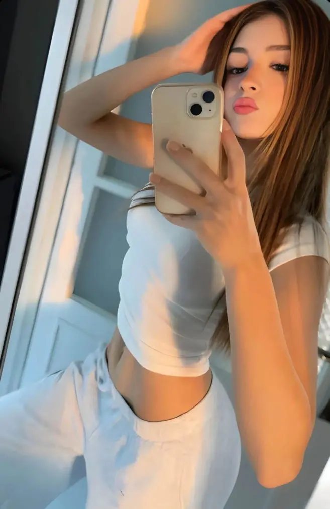 lqlphdj (18) female from US - sexting partner