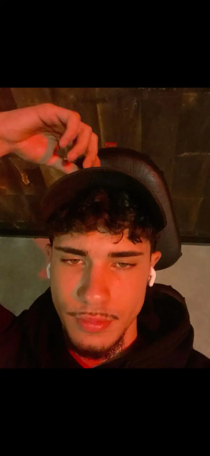 luan128 (18) male from DE - sexting partner