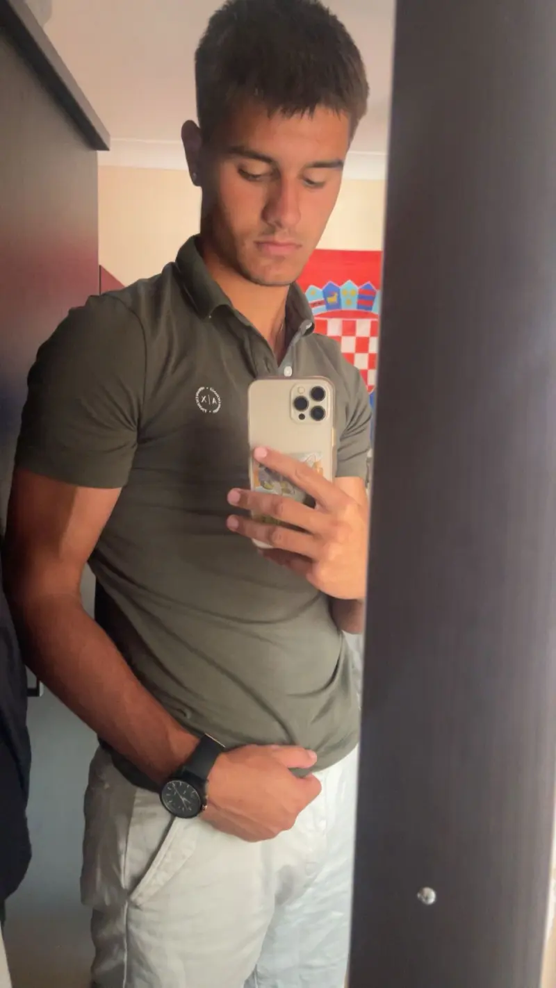 lukabanicek12 (18) male from AU - sexting partner