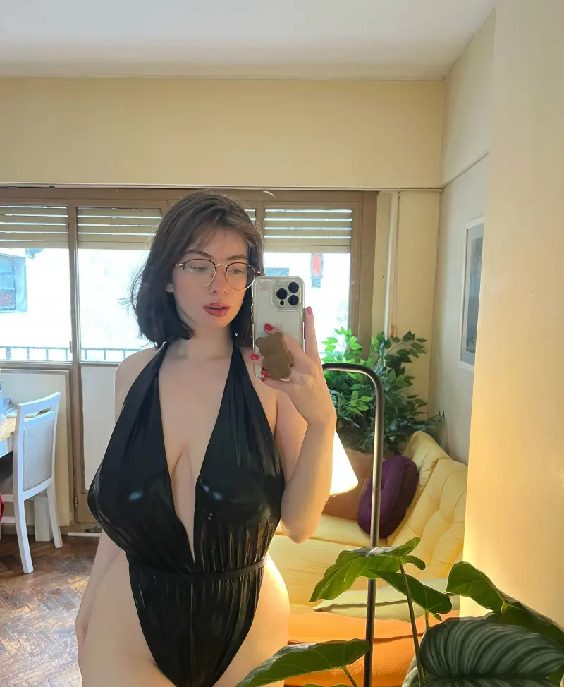 m96sajj (18) female from US - sexting partner