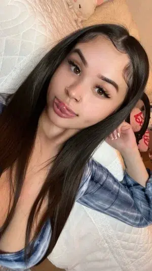 macdaisy777 (18) female from US - sexting partner