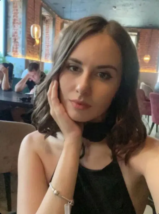 magefe (18) female from GB - sexting partner