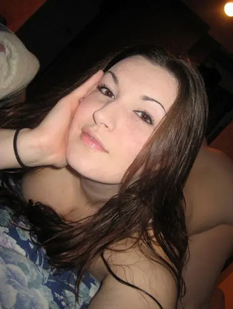 magevi8353 (18) female from AT - sexting partner