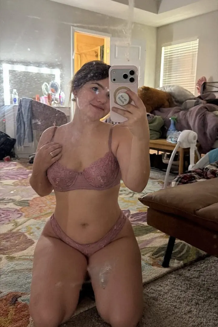 mandela92837 (18) female from US - sexting partner