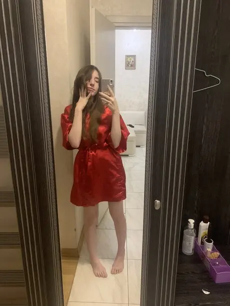 manege9398 (18) female from GB - sexting partner