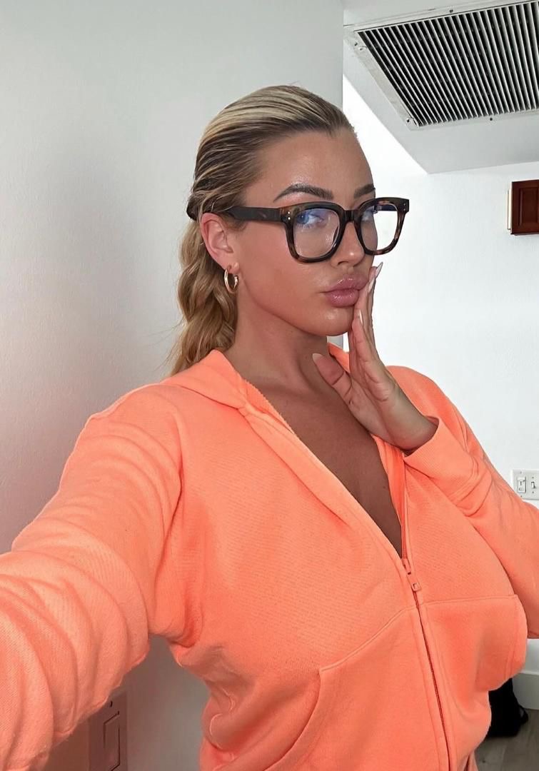 mansfeidbebee72727 from US