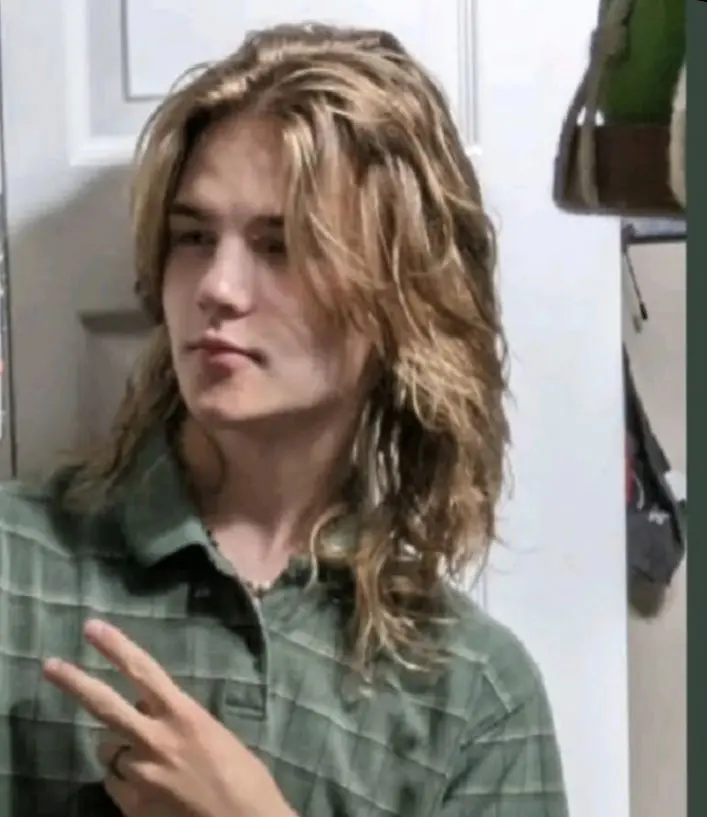 manuel5555 (18) male from AT - sexting partner