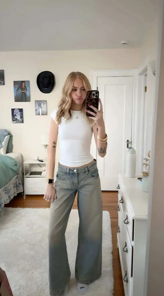 mavarob (18) female from US - sexting partner