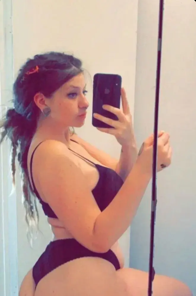 mawexi (18) female from US - sexting partner