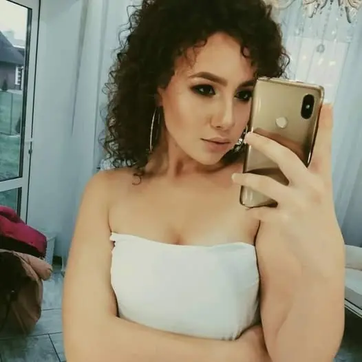 mawije5106 (18) female from GB - sexting partner