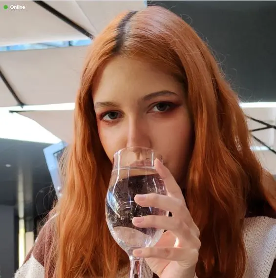 maxesyqa (24) female from GB - sexting partner