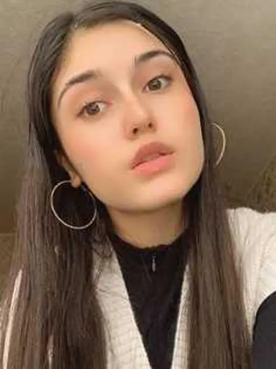 meguzo (18) female from AU - sexting partner