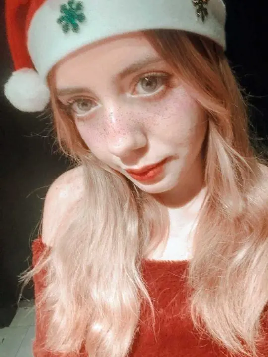 mehid94881 (18) female from GB - sexting partner