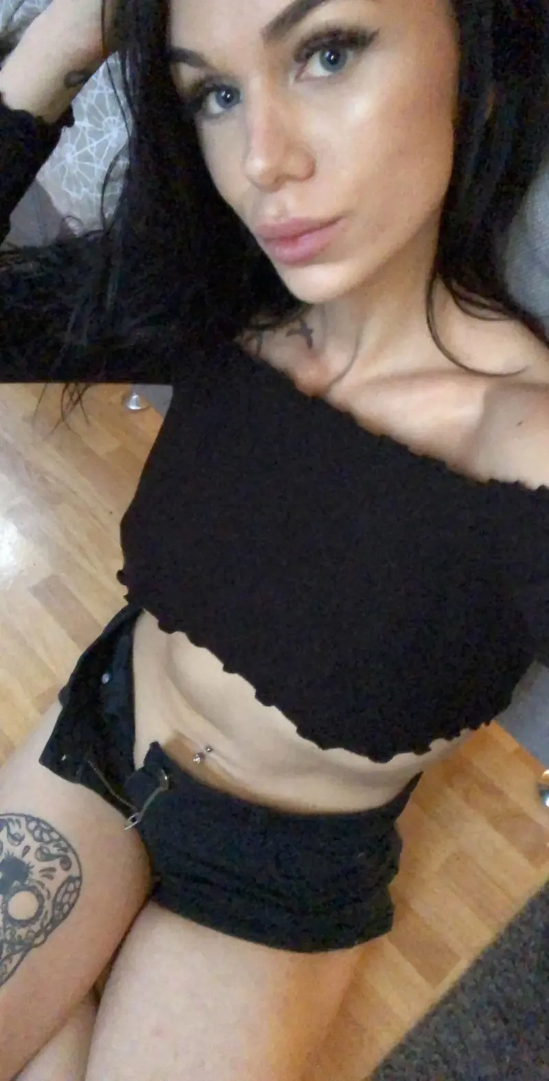 merinda33 (18) female from GB - sexting partner