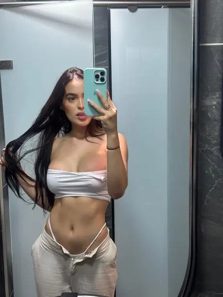 mevago1516 (18) female from US - sexting partner