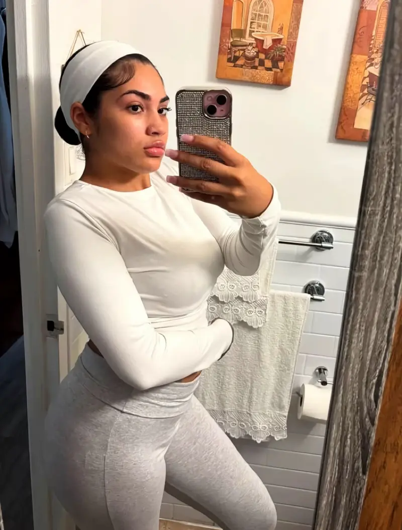 michaelinece6b14a9 (26) female from US - sexting partner