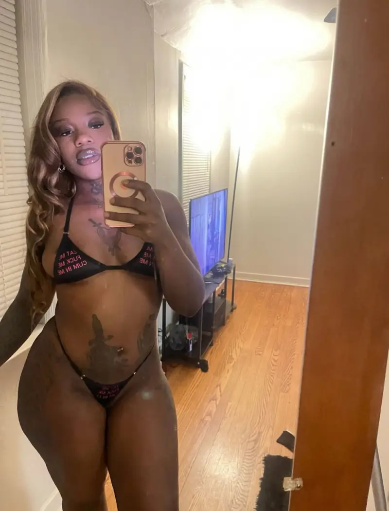 michellesmith17654 (28) female from US - sexting partner