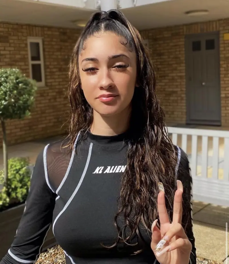 miciceme (18) female from DE - sexting partner