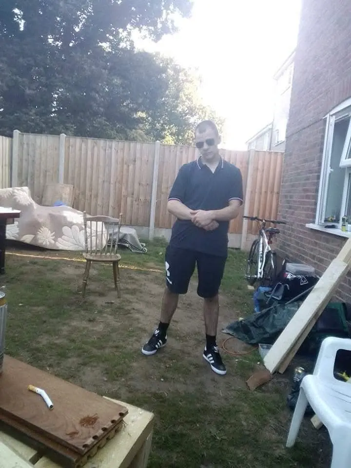 micron (18) male from LT - sexting partner