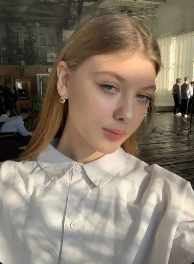 midikity (21) female from GB - sexting partner