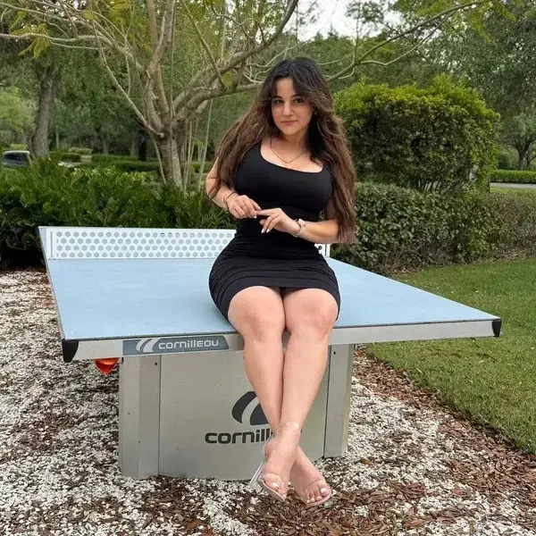 miler78843 (22) female from US - sexting partner