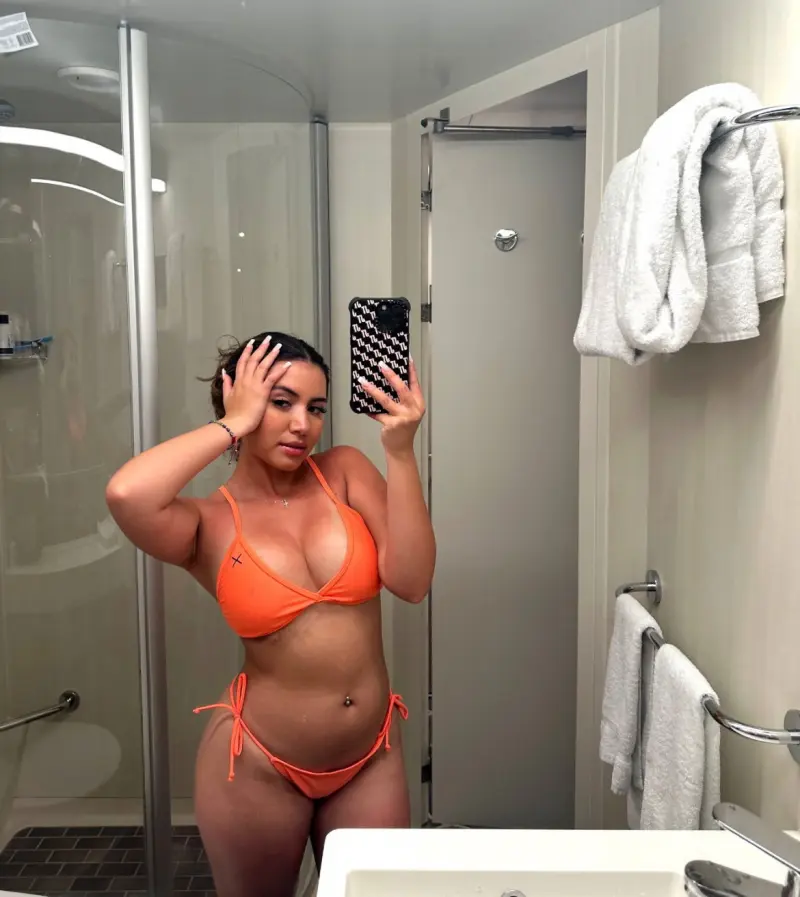 mipet73904 (18) female from GB - sexting partner