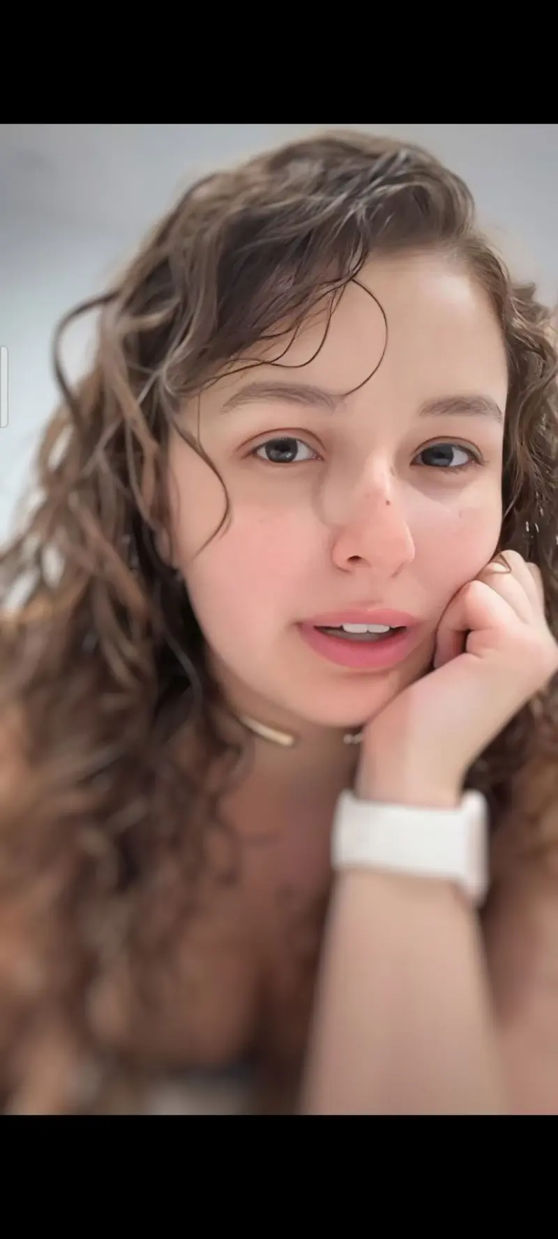 mivadep409 (22) female from CA - sexting partner