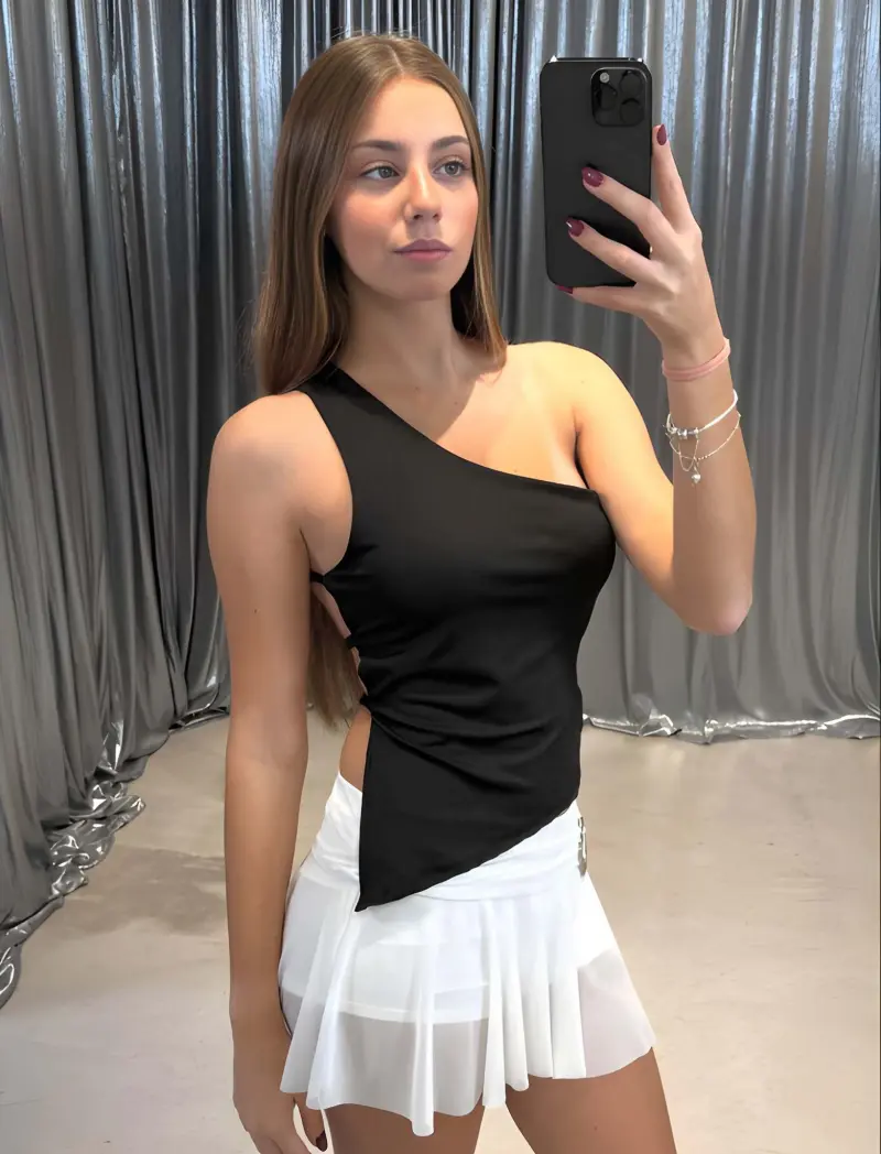 mivaf52633 (23) female from US - sexting partner