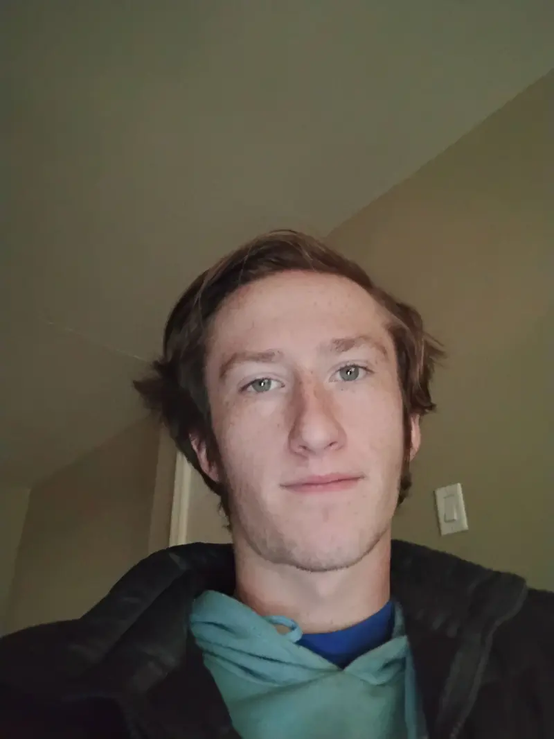 mjohnston20000000 (24) male from US - sexting partner