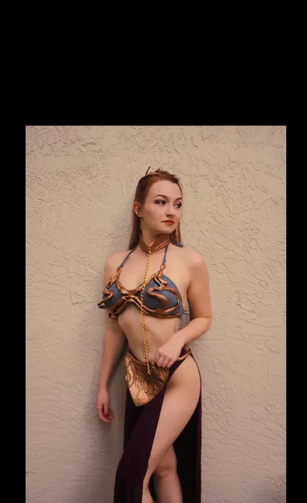 molovi2202 (18) female from GB - sexting partner