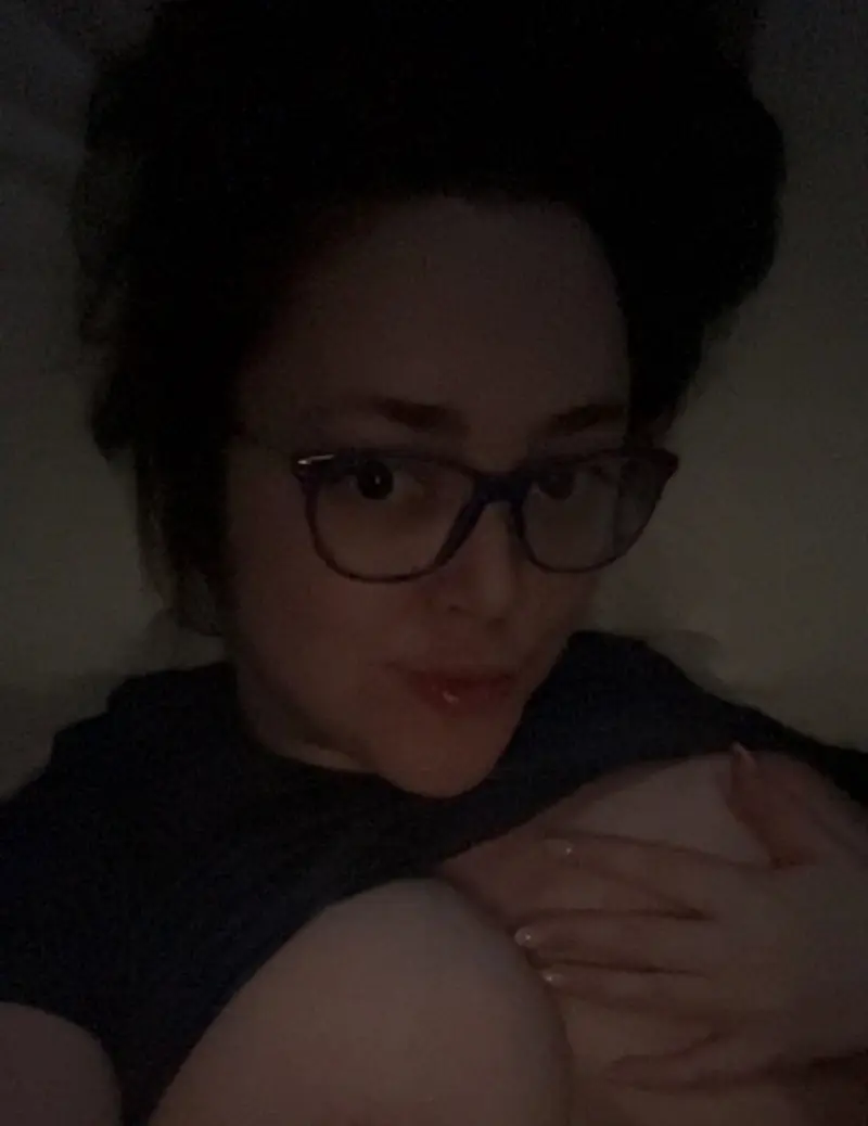 mommy7654 (18) female from US - sexting partner