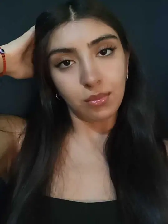 mopij77973 (18) female from US - sexting partner