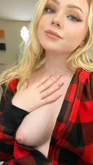 motali1796 (19) female from US - sexting partner