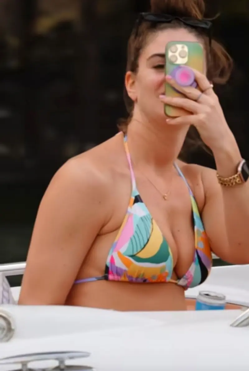 motanity (22) female from US - sexting partner