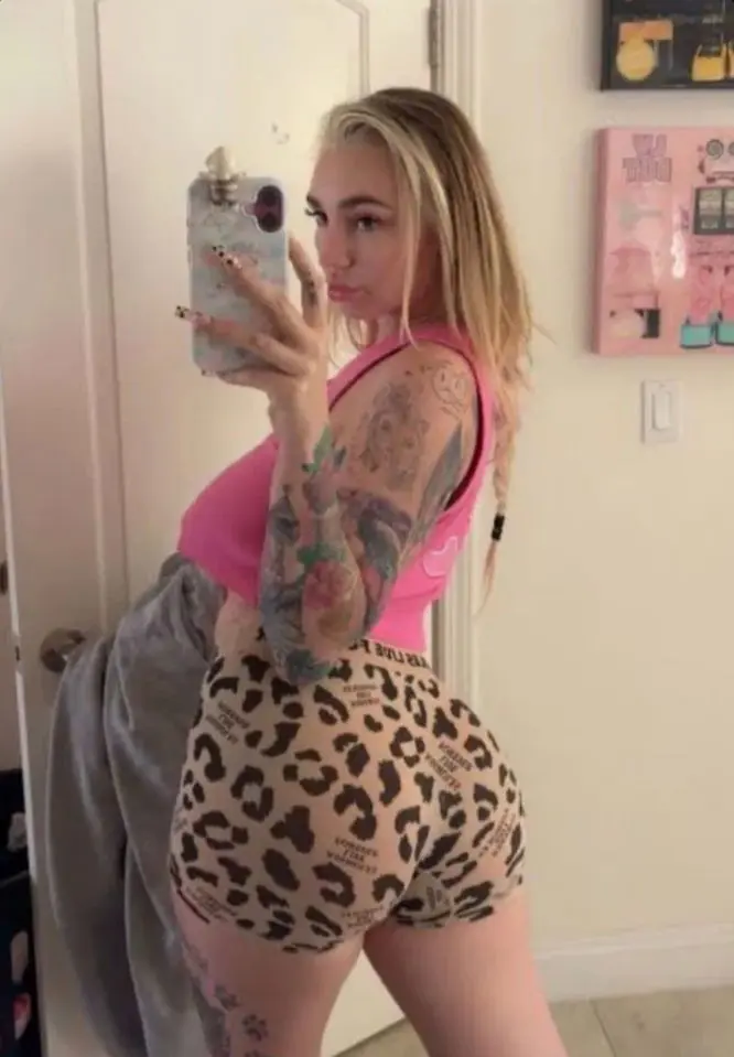 nagimi (23) female from US - sexting partner