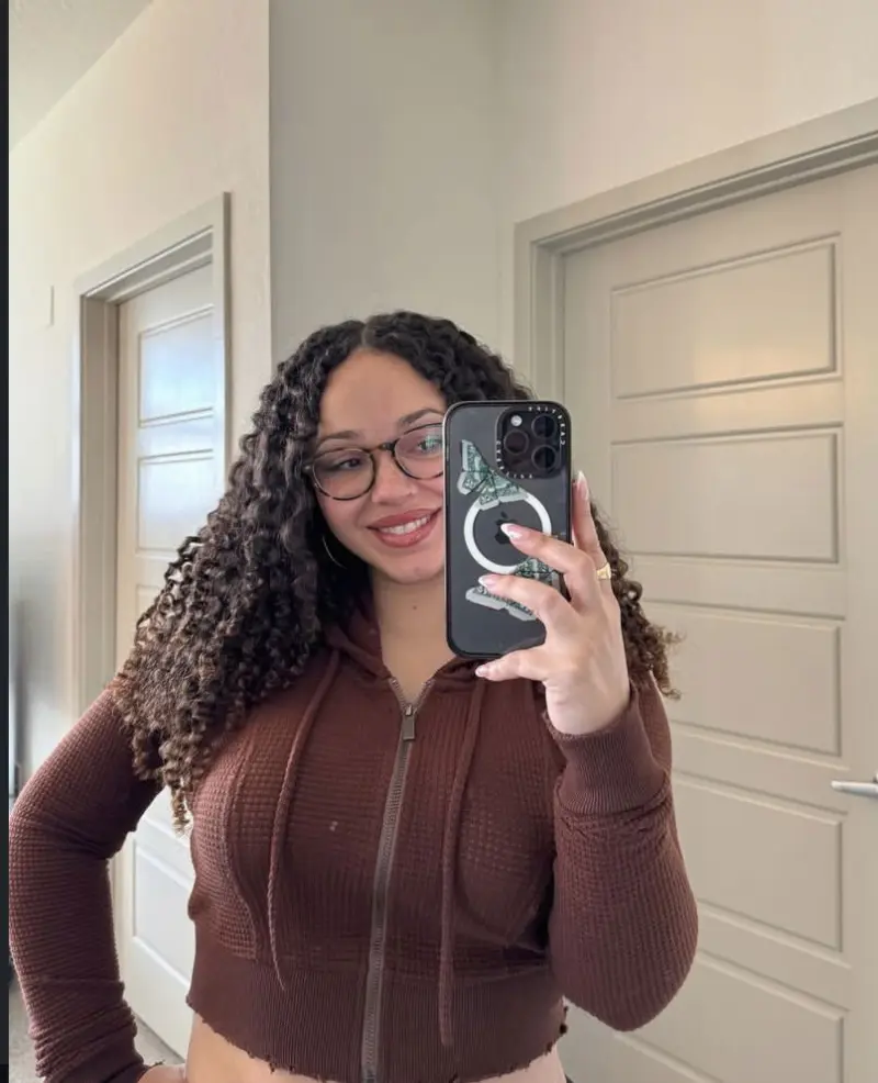 nagof64296 (18) female from US - sexting partner