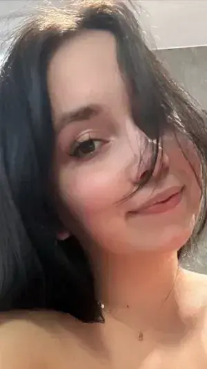 najeji5864 (19) female from FR - sexting partner