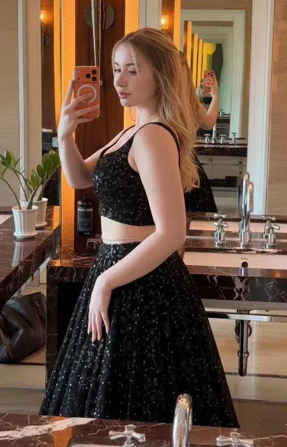 nalaxi1874 (18) female from US - sexting partner