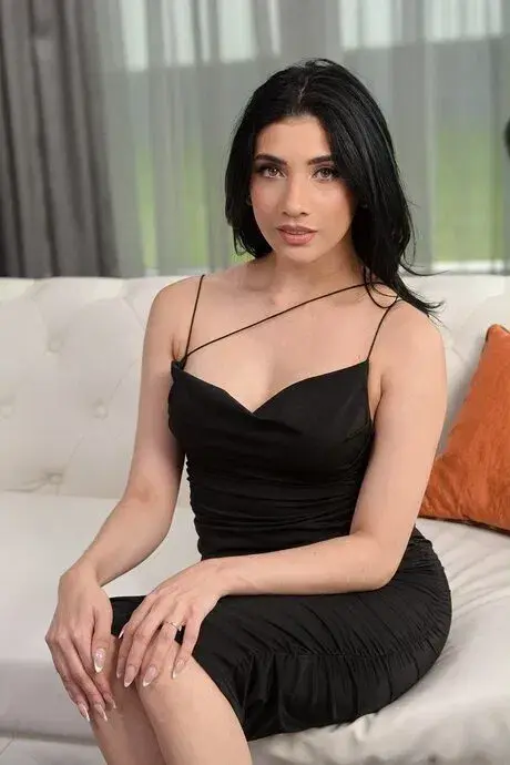 namiwe3332 (22) female from US - sexting partner