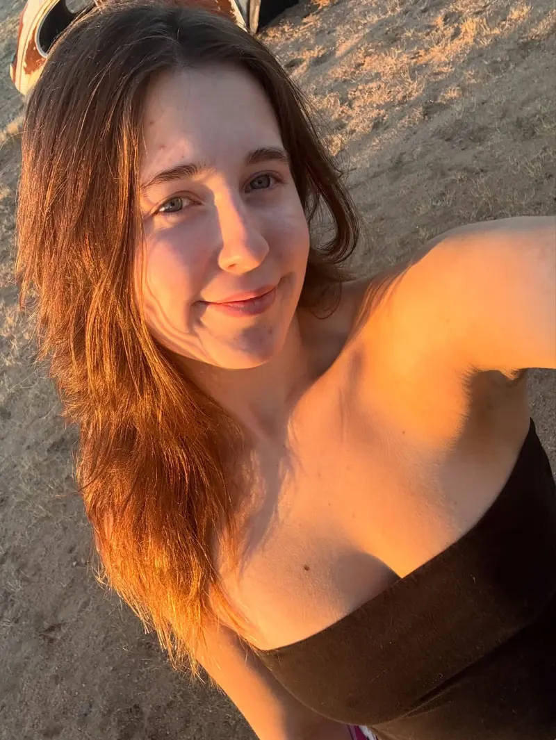 nancy12cxvz (24) female from US - sexting partner