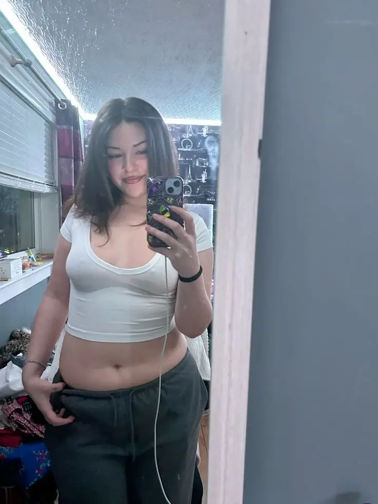 nancy543766 (21) female from US - sexting partner